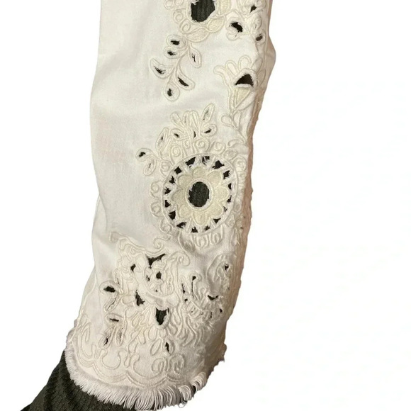 Free People Embroidered White Straight Leg Jeans Size  25 - Picture 9 of 9